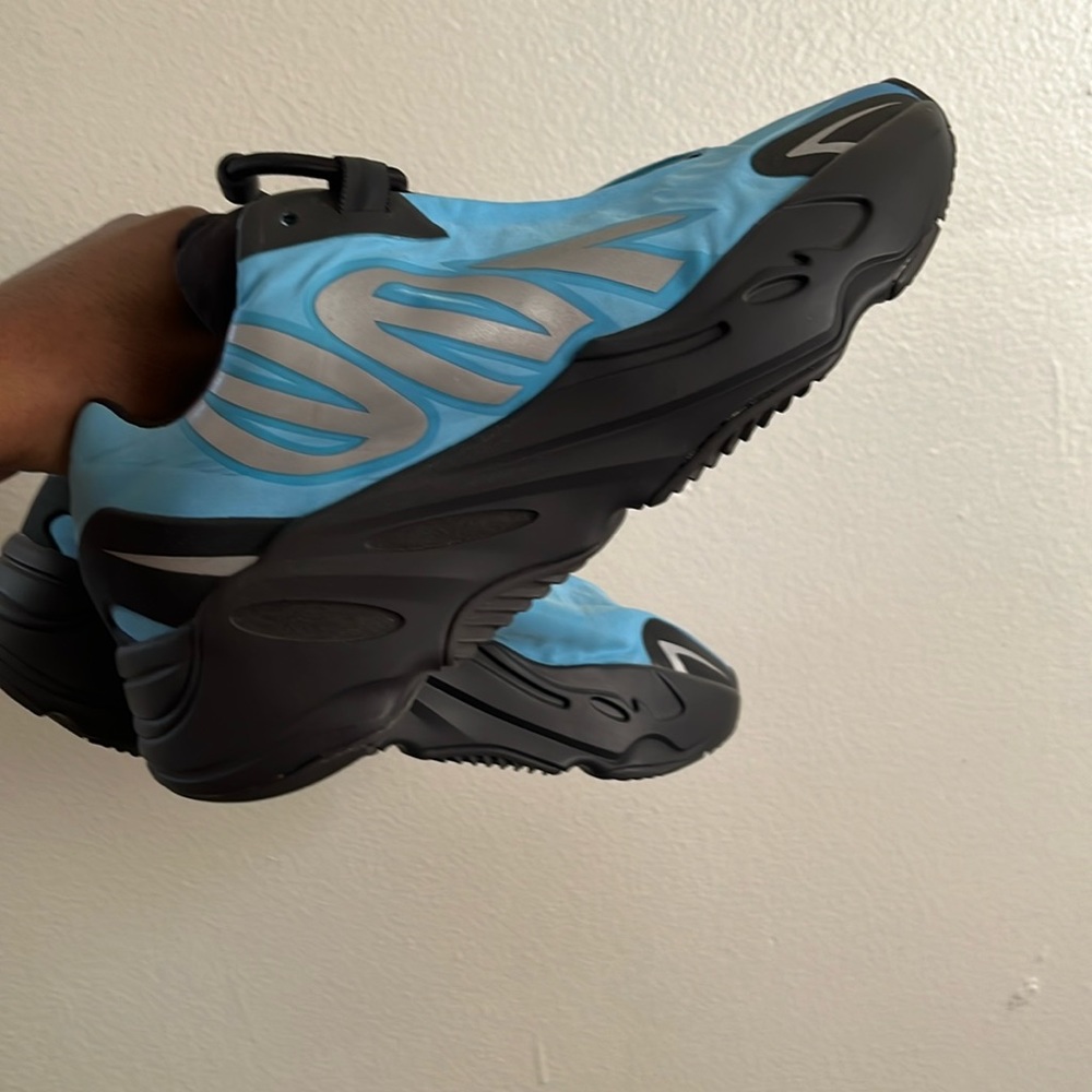 Size 5.5 , great condition,